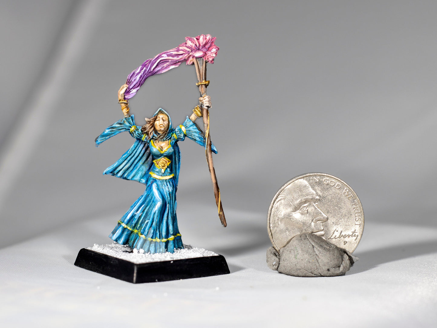 Arcanamirim Wizard - Dungeons & Dragons Painted Miniature | Pathfinder | Tabletop