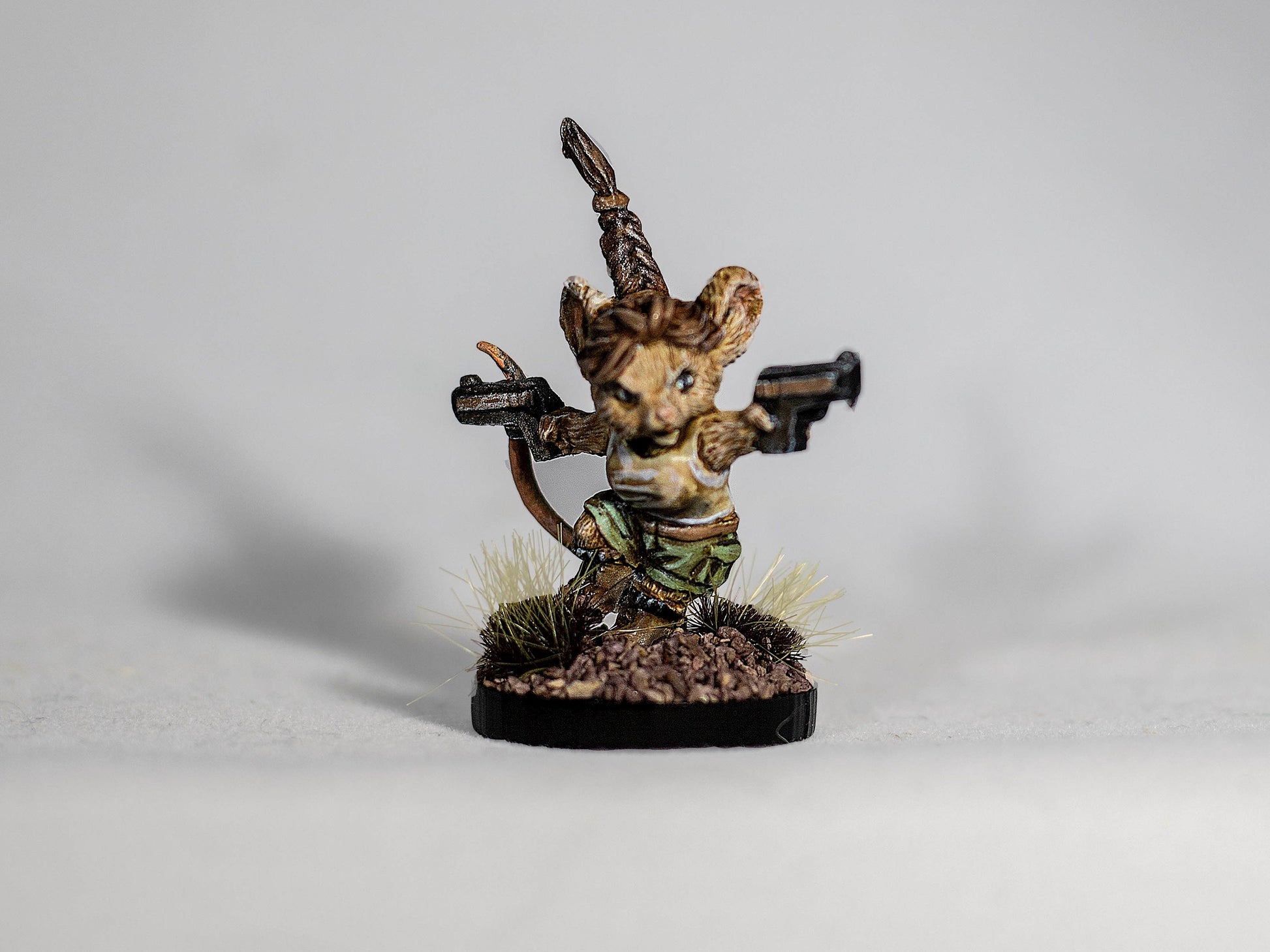 Lara Kraft, Mousling Adventuress - Dungeons & Dragons Painted Miniature