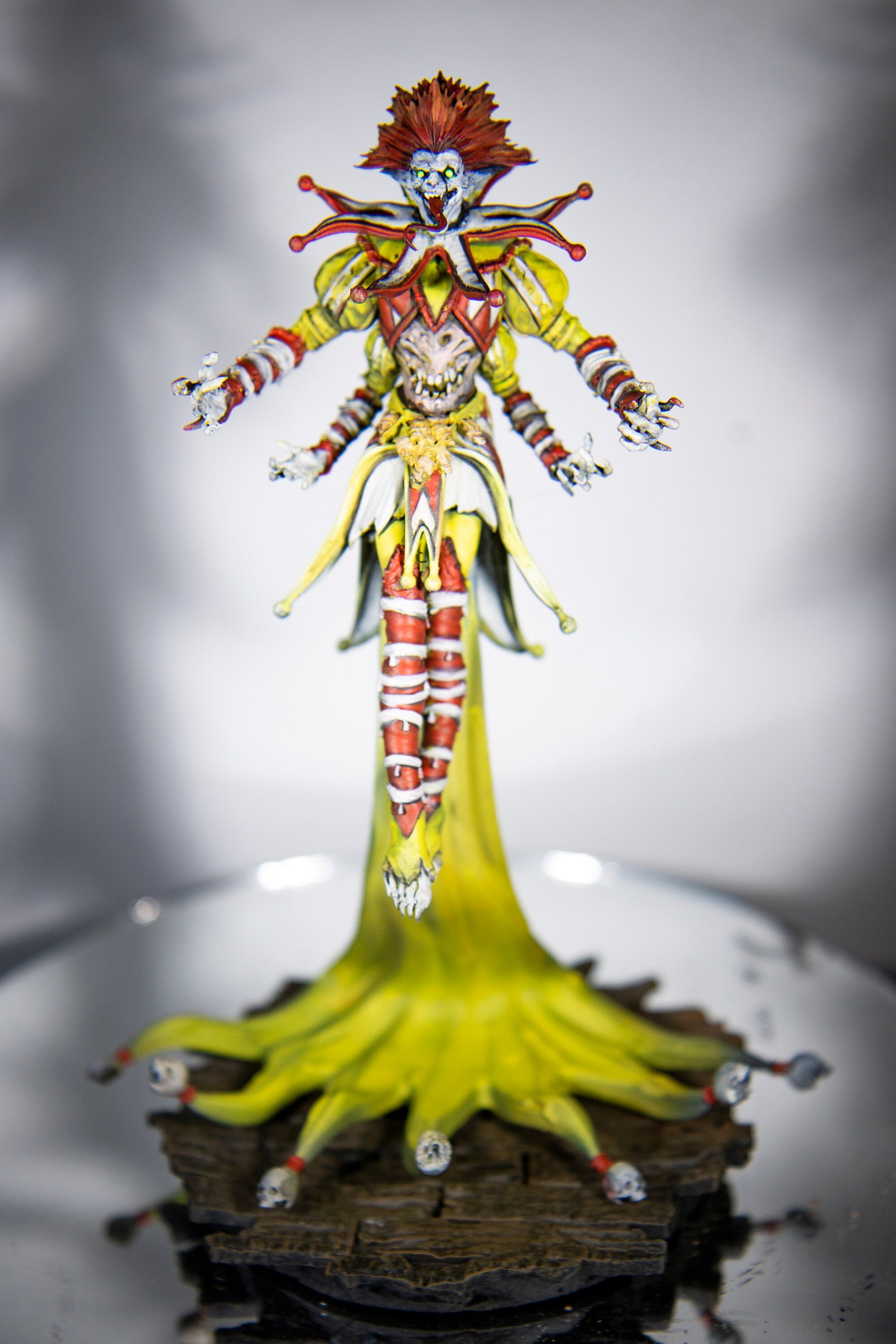 The Grinning God, Circus Clown Painted Model - Archvillain Games Printed Miniatures | Dungeons & Dragons | Pathfinder | Tabletop